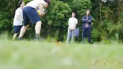 START-442 【合宿輪●狂歡】小號上狂diss隊友的美豔教練，直接變身肉便器被男生們輪番爆操到哭爹喊娘www ~ 彩月七緒的劇照16