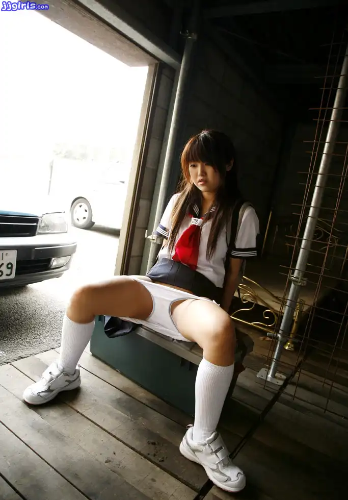 真咲南朋第87張寫真