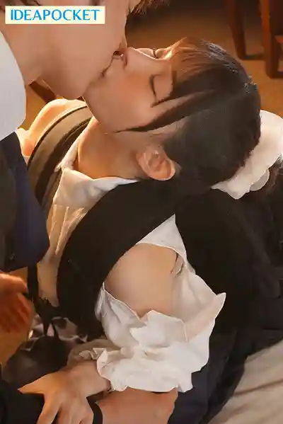 IPZZ-725 天真爛漫如天使般的偶像主動勾引 課程結束後愛情旅館會合不斷背德性交的不合格經紀人 ~ 山田鈴奈的劇照5