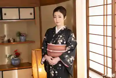 1PON-011522_001 溫泉旅館的貼心女將 用舌頭和美乳伺候客人的極致服務 ~ 江波亮的劇照16