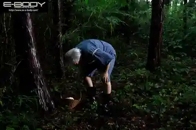 EBWH-277 身體快熟透了，大家一起來享用吧！無女村被祕密養大的小娘是老頭們最棒的肉便器 ~ 設樂夕日 的劇照16