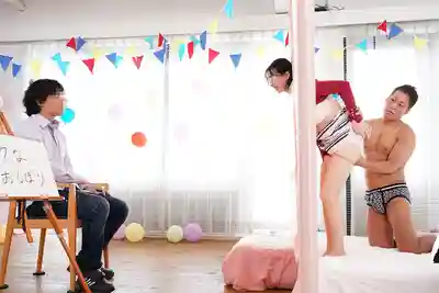 DVMM-315 一般男女監控AV  老公的臉/別人的雞巴！在毫不知情的老公眼前，人妻從牆洞只露出臉，被巨屌偷偷幹到連續中出！ ~ 旭メイサ 雨宮凜 安部藍 鈴木真夕 的劇照11