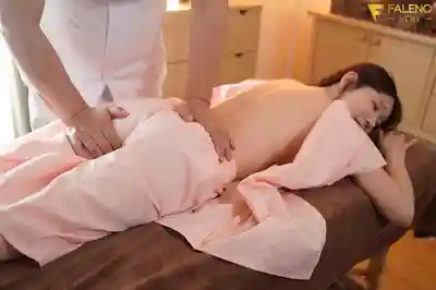 FNS-118 老公設下的陷阱 被巨屌按摩師幹到高潮淪陷 ~ 女神純的劇照9