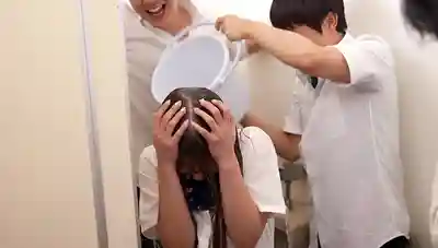 REAL-952 正義感爆棚的風紀委員長挺身制止校園霸凌，卻被渣男們輪流侵犯到精神崩潰 ~ 逢澤美優的劇照12