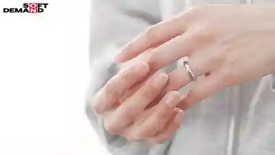 SDNM-526 多P初解禁被幹到全身愛液橫流 超敏感人妻失神大絕頂 緊張刺激的AV體驗 明明最愛家庭卻無法停止出軌的想法 我是不是個壞媽媽？～玉井晴香 的劇照10