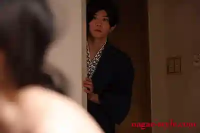 NSFS-436 媽媽成了朋友的飛機杯 ~家族旅行中的背德事件~ あずま鈴 的劇照13