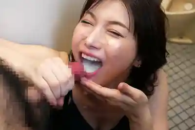 SYKH-170 精飲小酒館 超愛吞精的媽媽桑口交接客服務 VOL.5 ~ 加藤ツバキ 的劇照8