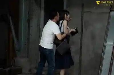 FNS-143 小工廠裡被手銬拘束的她 鑰匙藏在穴裡 你能幫她取出來嗎 ~ 翼舞的劇照10