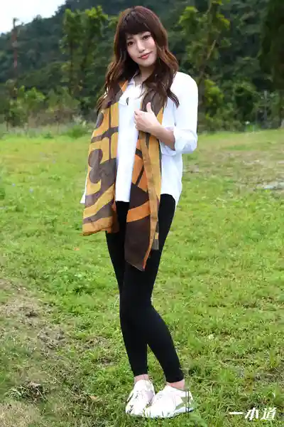 1PON-020522_001 自慰直播中的意外訪客！大叔亂入把主播幹到升天 ~ 白雪麻衣的劇照3