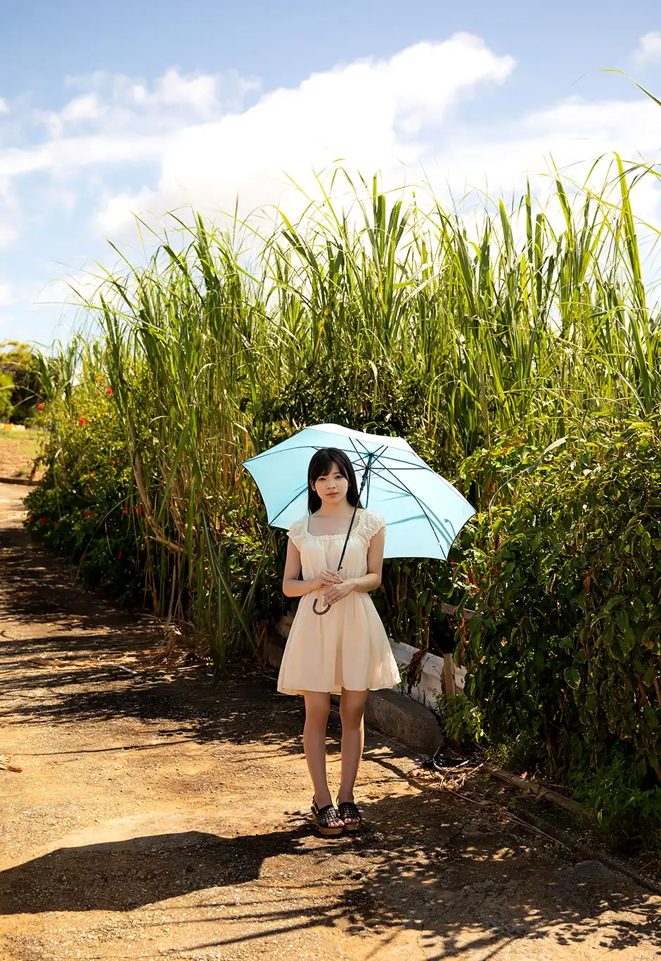 槙泉奈第216張寫真