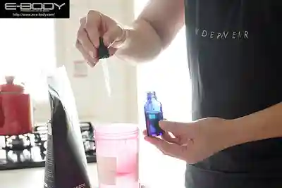 EBWH-296 邪惡健身教練在蛋白粉裏下媚藥 肉感女大學生被猛操到絕頂高潮根本停不下來 ~ 櫻野桃 的劇照9