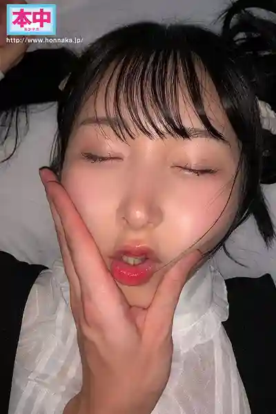 HMN-779 BITCH MELTDOWN 清晨路邊昏睡的女孩們 新宿歌舞伎町牛郎店歸來蘿莉篇 ~ 由良佳奈的劇照8