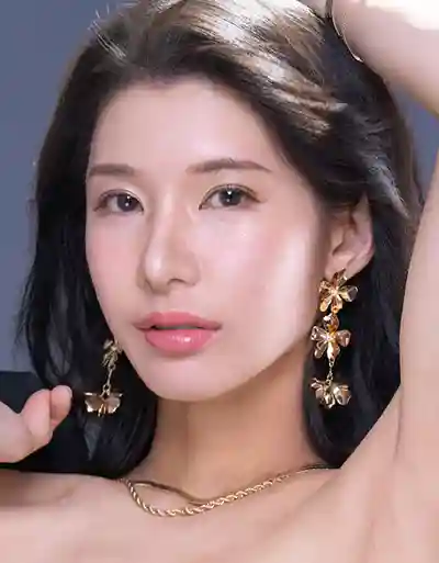 本月出道女優: 東雲椿 封面