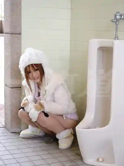 1PON-021009_526 寫真偶像 vol.039 人家想尿尿嘛 嬌小雙馬尾美少女坂本さえ的羞恥放尿與狂野潮吹的劇照9