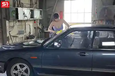 SNOS-073 工作中被擠壓的超肉感巨乳摧毀男人理性…M罩杯藍領女的乳擦玻璃誘惑 ~ 湊羽琉的劇照11