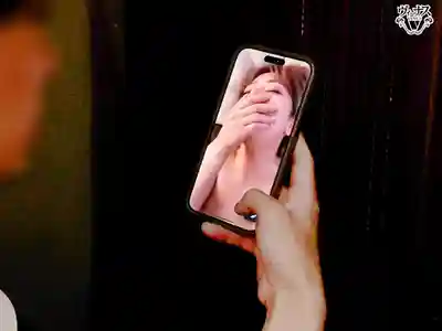 VEC-757 男人你聽得到嗎?出差期間你老婆被我的肉棒幹到白眼失神高潮不斷www 無視你的電話瘋狂中出哦~www ~ 有村希 的劇照6