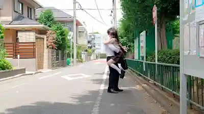 MKMP-701 始於駅弁的戀心 抵擋不住成人的臂力、被無處可逃地內射了的我，忘不了那天的記憶，如今已沉醉於彷彿要合而為一的緊擁交媾 ~  日向由奈的劇照15