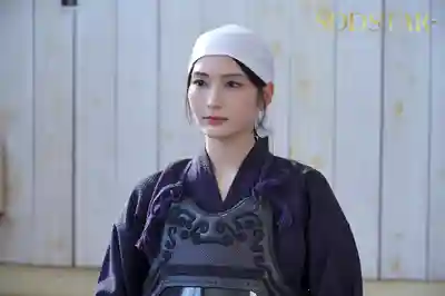 START-505 冷豔女劍道老師 平日凜然高冷卻對弟子們超甜 媚眼淫語誘惑大肉棒 給你幹到暴爽 ~ 本莊鈴 的劇照18