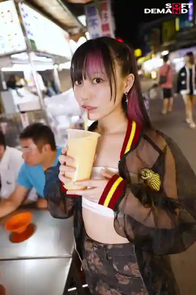 FTAV-016 臺灣臭屁網紅妹中出解禁 被日本大叔包圍的8P超大亂交 ~ 齋齋樹 的劇照11