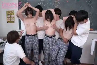 CAWD-946 誤入男校的三個女生淪為全班肉便器 ~ 八坂凪, 小松本果, 萌波鈴的劇照10