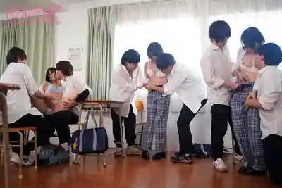 CAWD-946 誤入男校的三個女生淪為全班肉便器 ~ 八坂凪, 小松本果, 萌波鈴的劇照8