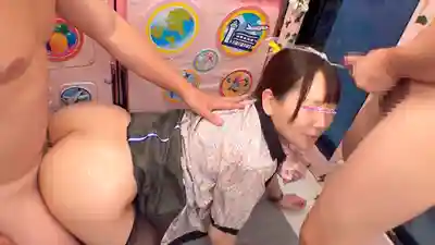 DVMM-344 一般男女監控×魔鏡號聯動企劃 航空公司黑絲美腿空姐下班被突然顏射！共81發 幫助早泄男改善訓練時意外連續暴射 制服、頭發、臉蛋全被精液糊滿 ~ 五十嵐清華 蘆名穗花 Nia 的劇照6