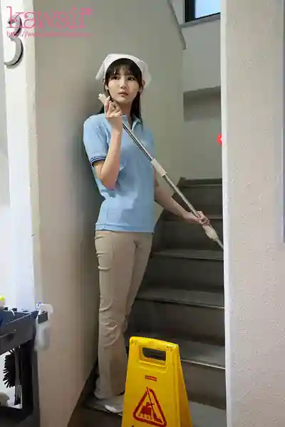 CAWD-942 全國顏值最高身材最棒的大樓清潔員下海拍片！54cm纖腰美巨乳 ~ 小泉楓的劇照13