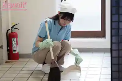 CAWD-942 全國顏值最高身材最棒的大樓清潔員下海拍片！54cm纖腰美巨乳 ~ 小泉楓的劇照12