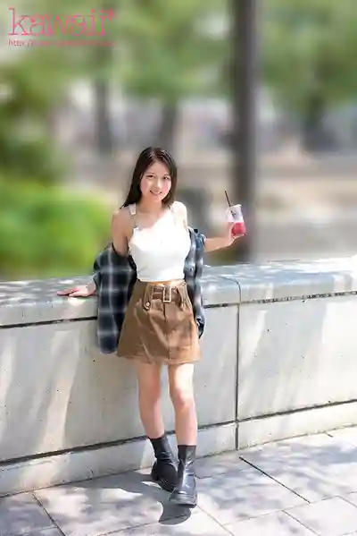 CAWD-937 一本新人！外表純情下的騷貨真面目 性經驗真的只有1次？網紅女大生(H罩杯)突然中出體驗出道【1本限定】~ 重盛れいか 的劇照2