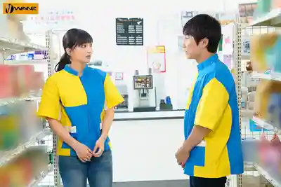 WAAA-611 我這種阿姨你也可以嗎...？失去自信的巨乳人妻沉溺於癡情打工仔的不倫中出 ~ 根尾朱裏 的劇照10