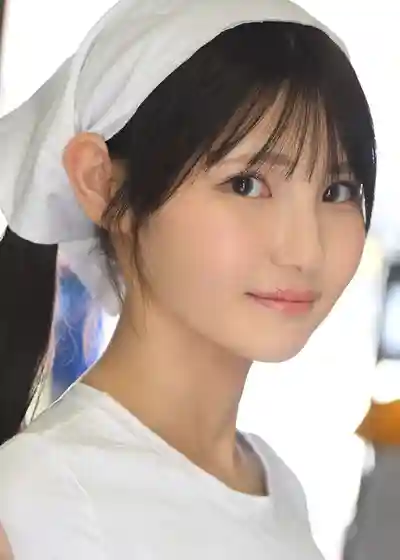 本月出道女優: 小泉楓 封面