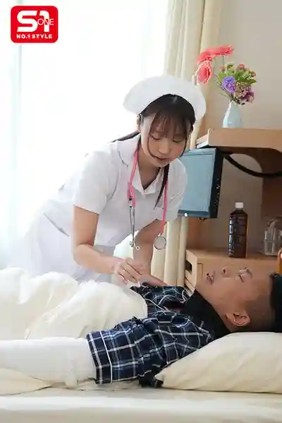 SNOS-096 超體貼巨乳護士用柔軟彈嫩美乳幫你擼到射 異常關心患者的乳交護士 ~ 小日向みゆう的劇照11