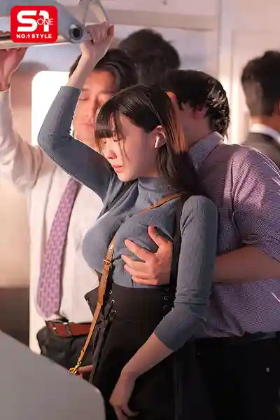 SNOS-112 巨乳寫真偶像果然容易被癡漢盯上 ~ 紫藤留衣的劇照9