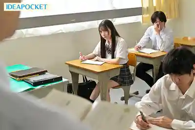 IPZZ-766 下班後叫了制服按摩妹 沒想到來的竟是自己的學生 互相抓住把柄的師生禁忌關係 ~ 佐佐木紗希的劇照10