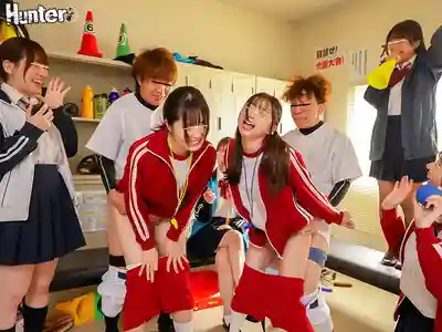 HUNTC-351 桃花期終於來了!? 2男6女的弱小棒球社 女經理用無限中出挽留社員全壘打連發 ~ 望月蕾 市井結夏 泉莉音 上坂芽衣 音羽美鈴的劇照1