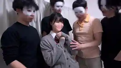 DAVK-114 中年大叔們的粗大肉棒狠狠插入嬌小蘿莉的嫩穴 天真笑容變成白目失神的鬼畜活塞6P亂交 ~ 天乃のあ 的劇照10