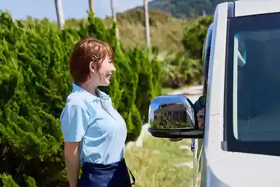 MKMP-706 南國度假打工邂逅翹臀辣妹 背著眾人無套瘋狂做愛 彌生美月的劇照16