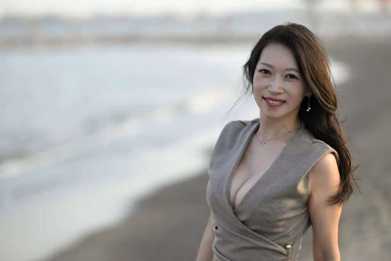 三雲彩葉第18張寫真