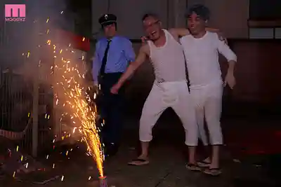 MIKR-081 丈夫出差時被公公和他兄弟這兩個老東西前後夾擊輪番中出20發 ~ 白巖冬萌 的劇照1