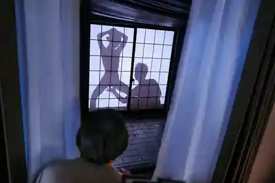 DVMM-353 偷窺美人繼母做愛 父親出差期間她把童貞的我帶進臥室連續中出的祕密家庭NTR ~ 望月凜音 的劇照10