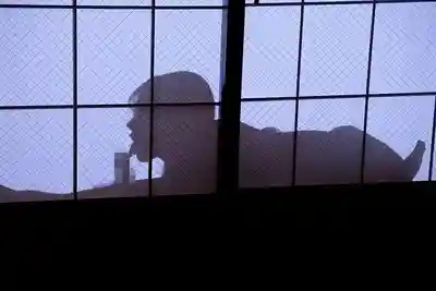 DVMM-353 偷窺美人繼母做愛 父親出差期間她把童貞的我帶進臥室連續中出的祕密家庭NTR ~ 望月凜音 的劇照9