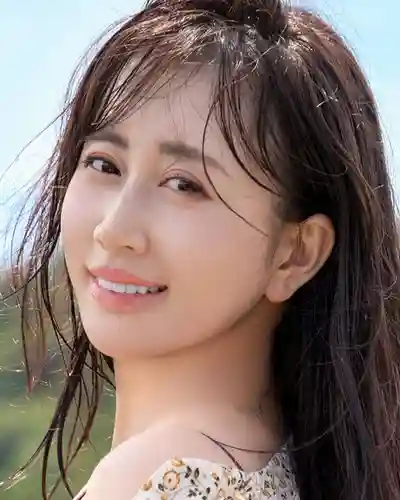 本月出道女優: 小宮薰 封面