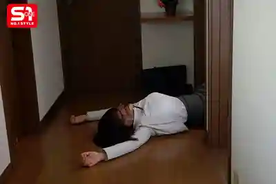 SNOS-087 每週三下午3點 拒絕上學的學生用肉棒對家訪女教師進行逆向指導 ~ 東實果的劇照9