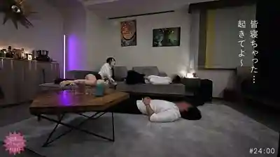 MIUM-1333 潮吹祭典大PARTY！！後輩同僚妹子突襲打飛機現場！ ~ 小野阪唯香 的劇照12