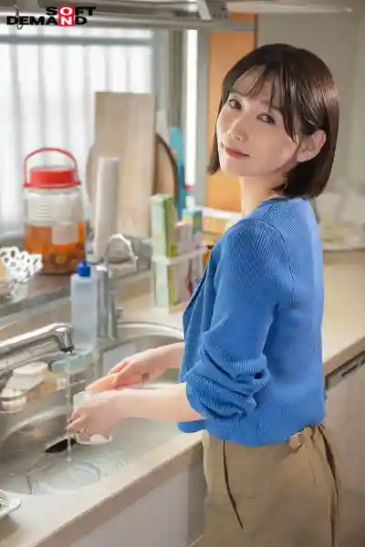 SDNM-541 神奈川縣逗子市 育有小5女兒的媽媽 41歲 想在這個世界上再沉淪一把 潮吹·拘束·唾液交換 在女兒補習班放學前沉溺快感的自宅不倫性愛記錄 ~ 小泉玖美 的劇照15