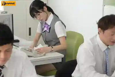 WAAA-624 叫外送茶竟遇上公司那個死魚眼鏡妹 平時嘴碎的很現在身體卻超誠實任我中出 ~ 五日市芽依 的劇照9