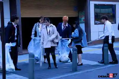 SDJS-366 SOD深夜撿垃圾義工活動結束後 4名喝醉的女子社員偷偷和同事做愛 的劇照17