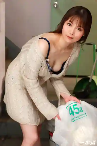 1PON-022622_001 早晨倒垃圾時遇到的愛玩真空人妻 ~ 水樹璃子的劇照17