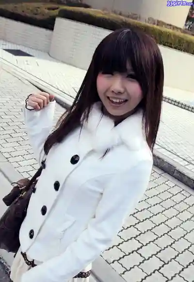 綾那優第1張寫真