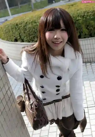 綾那優第3張寫真